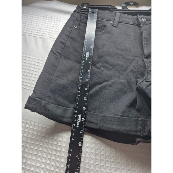 New Women's Sonoma Goods For Life Black Curvy High Rise Cuffed Shorts Size 6 - Picture 5 of 8
